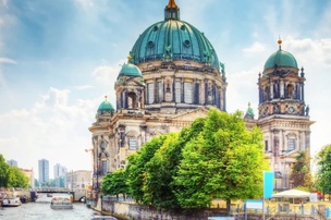 Exclusive Royal Tour from Berlin to Budapest